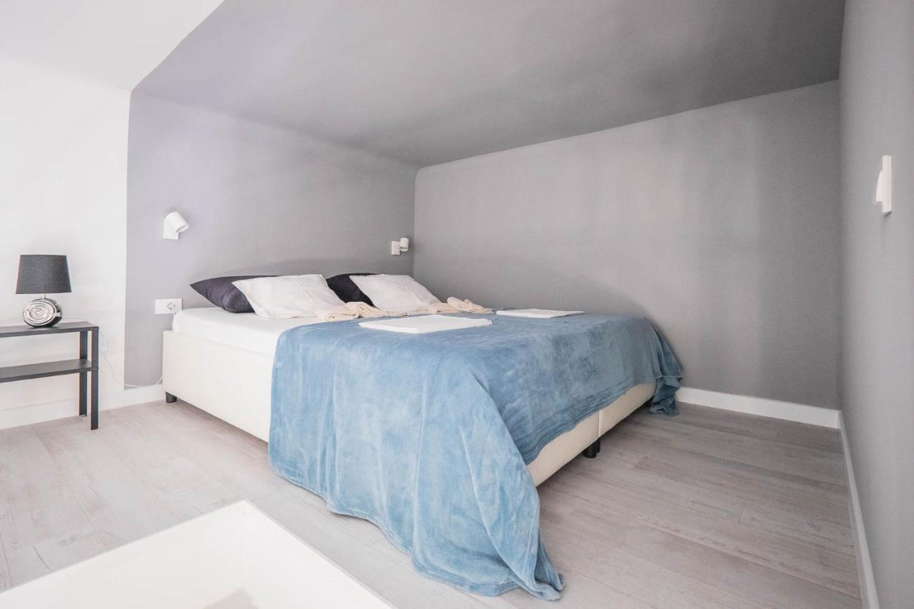 Gallery Duplex