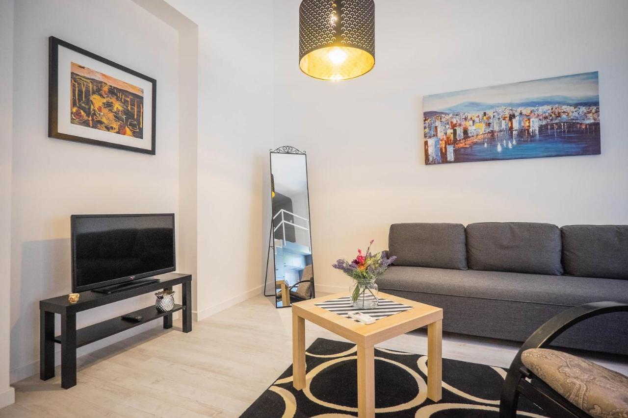 Gallery Duplex Apartment *